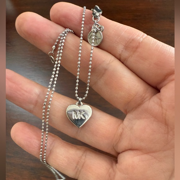 Michael Kors silver tone heart pendant and adjustable chain - Picture 9 of 9